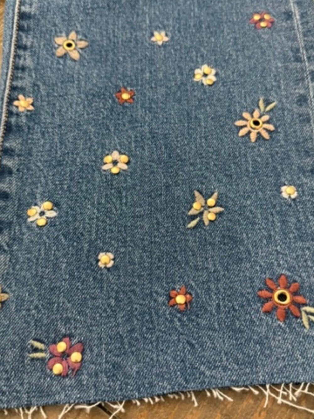 Driftwood Charlotte Cropped Straight Blue Jeans Floral Embroidered Size 12 NWT - Picture 2 of 6